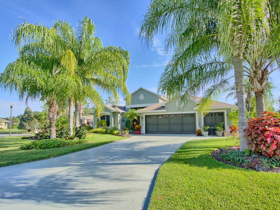 Find Tranquil Living in Leesburg, FL in These 2 Perfect Homes for Sale